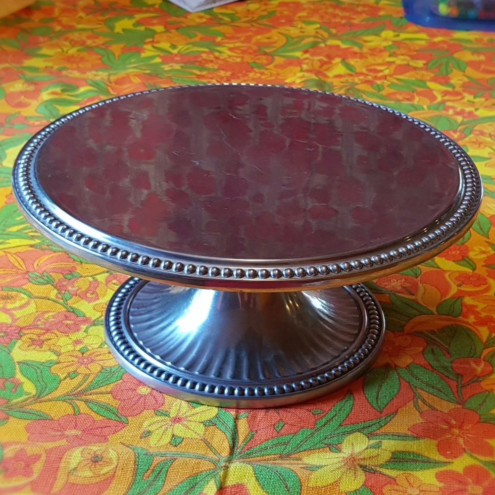 Wilton Armitale Cake Stand